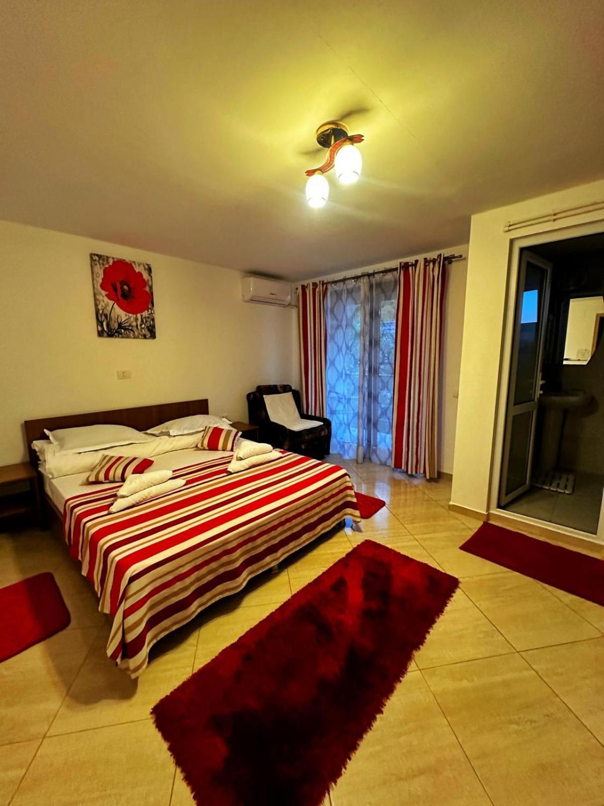 Casa Kmy Hotel Tuzla Exterior photo